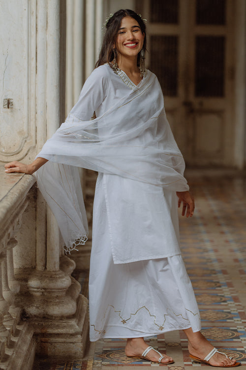 Buy Off White Lucknow Chikankari Cotton Kurta Set With Dupatta by Designer  KAAJH for Women online at Kaarimarket.com